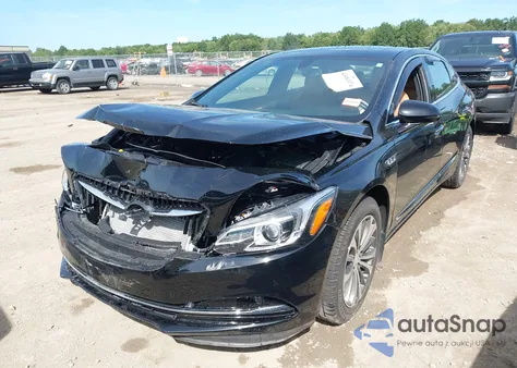 2017 Buick Lacrosse Essence z USA, uszkodzony, nr VIN 1G4ZP5SS4HU160767